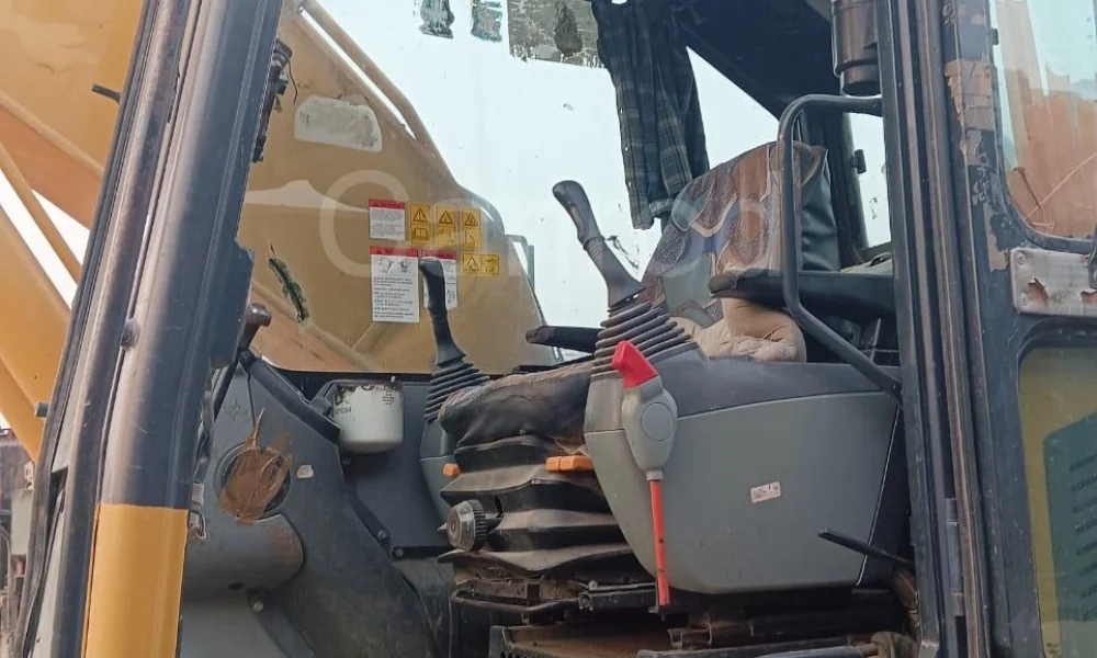 Komatsu PC210 LC Excavator